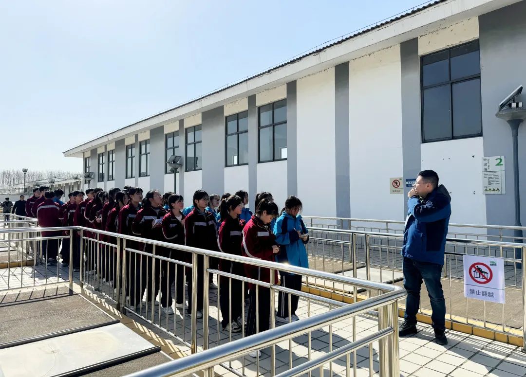 邳州市第二中学2024年“世界水日”“中国水周”宣传活动